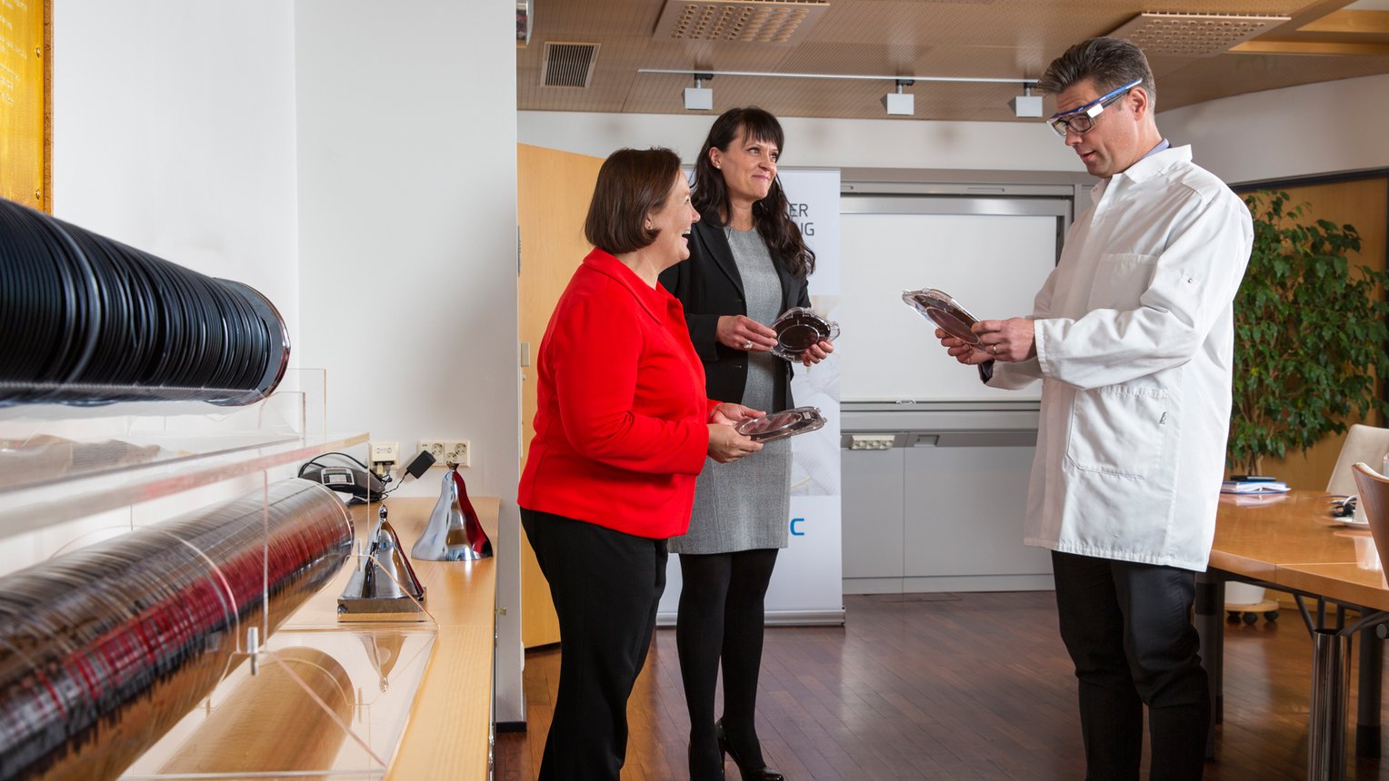 case-okmetic-1920x1080